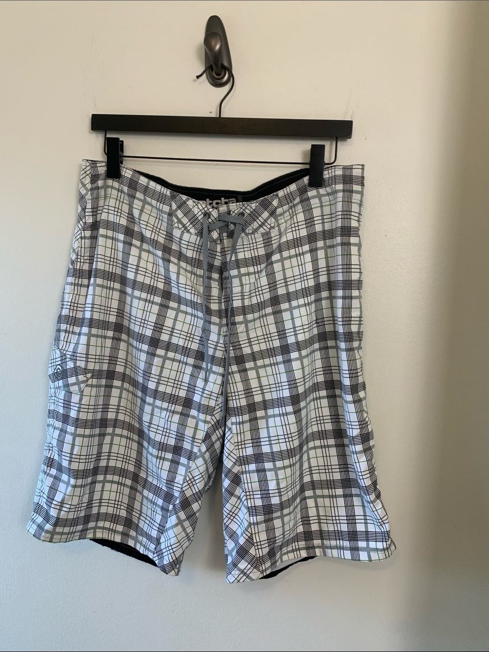 Men's Gotcha NWOT Plaid Hybrid Swim  Shorts in Gray and White